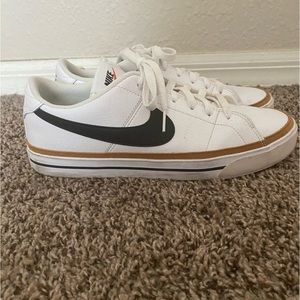 Men’s Nike Court Legacy